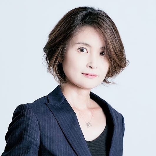 新井智美